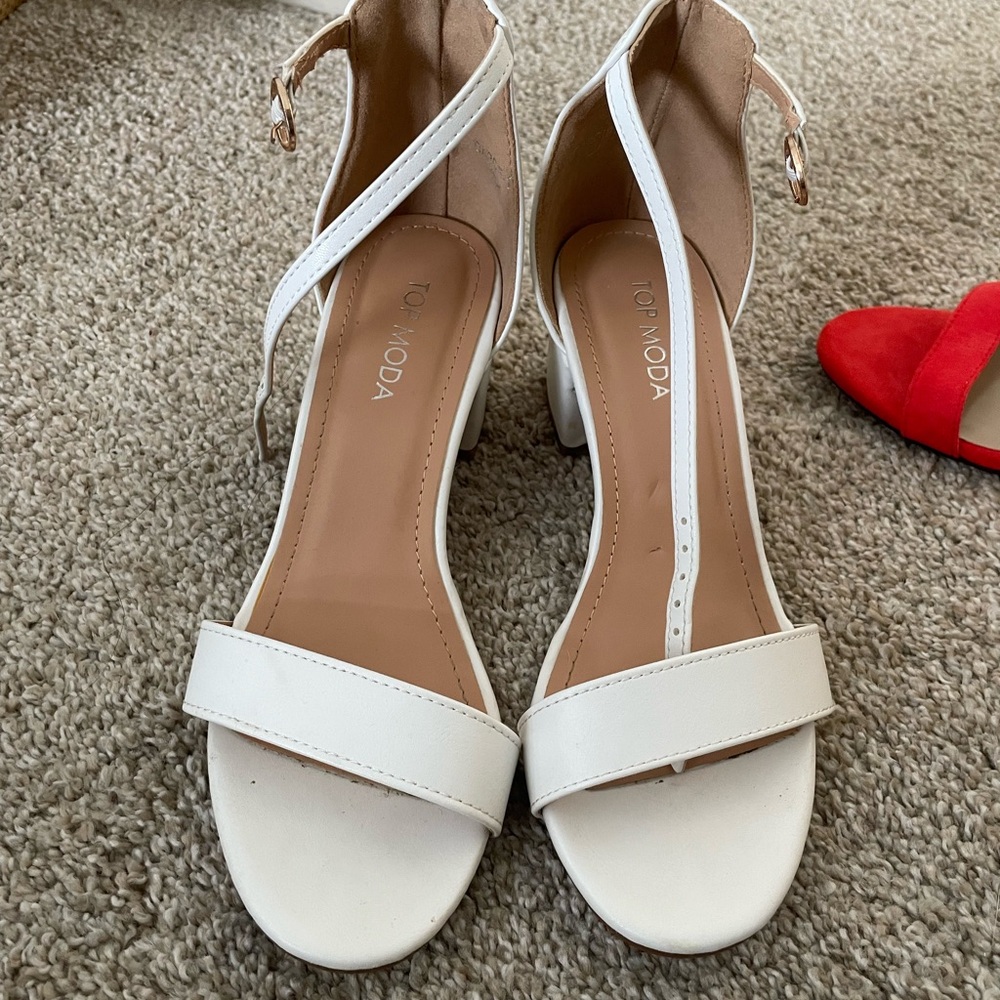 *Donating 5/30* TOP Moda Elegant White Heels